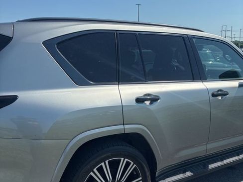 Used 2023 Lexus LX 600 4WD w/ Appearance Package image 7