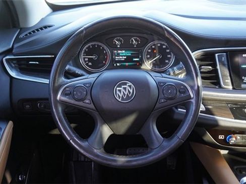 Used 2019 Buick Enclave Essence w/ LPO, Sport Appearance Package image 18