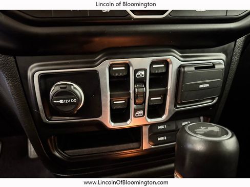 Used 2022 Jeep Wrangler Unlimited Sahara w/ Cold Weather Group image 38