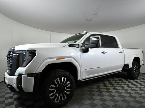 Used 2024 GMC Sierra 3500 Denali Ultimate AWD/4WD image 1