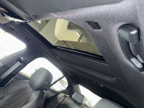 Used 2025 BMW 530i w/ M Sport Package image 32