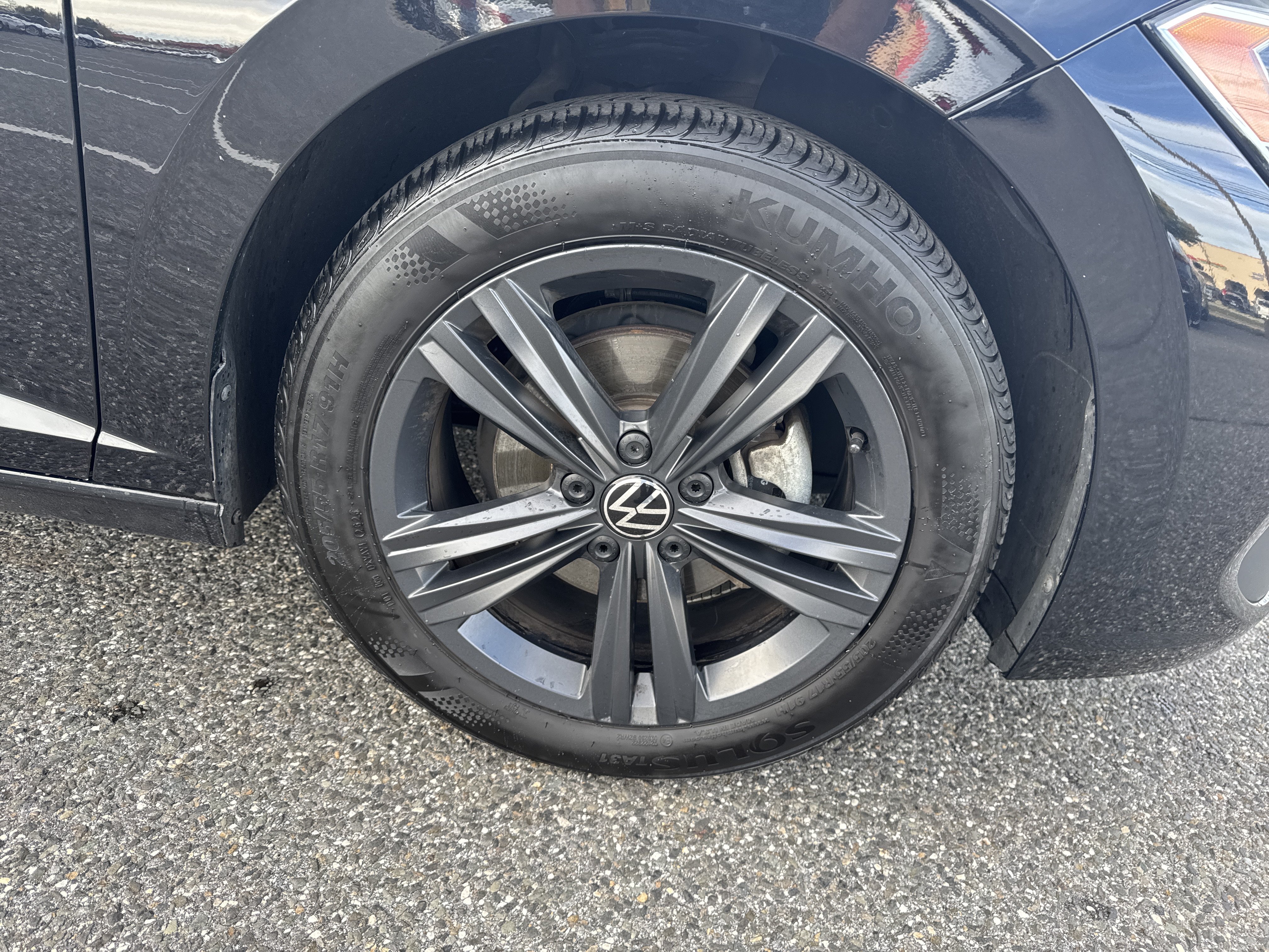 Certified 2024 Volkswagen Jetta SE FWD image 9
