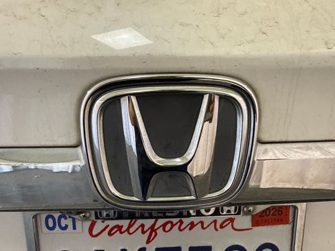 Used 2018 Honda Odyssey EX image 12