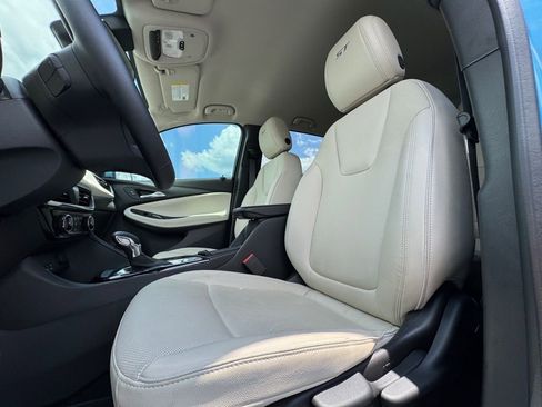 Used 2025 Buick Encore GX Sport Touring image 14