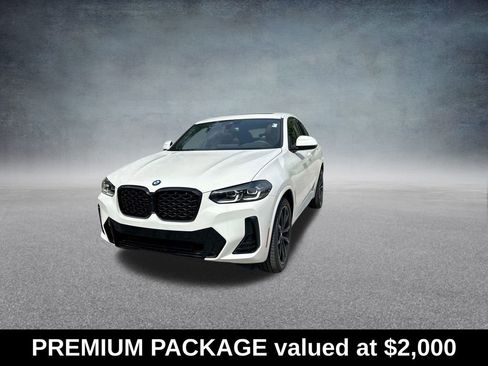 Used 2025 BMW X4 xDrive30i w/ Premium Package image 4