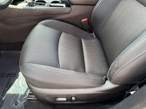 Used 2024 Nissan Altima 2.5 SV FWD image 33