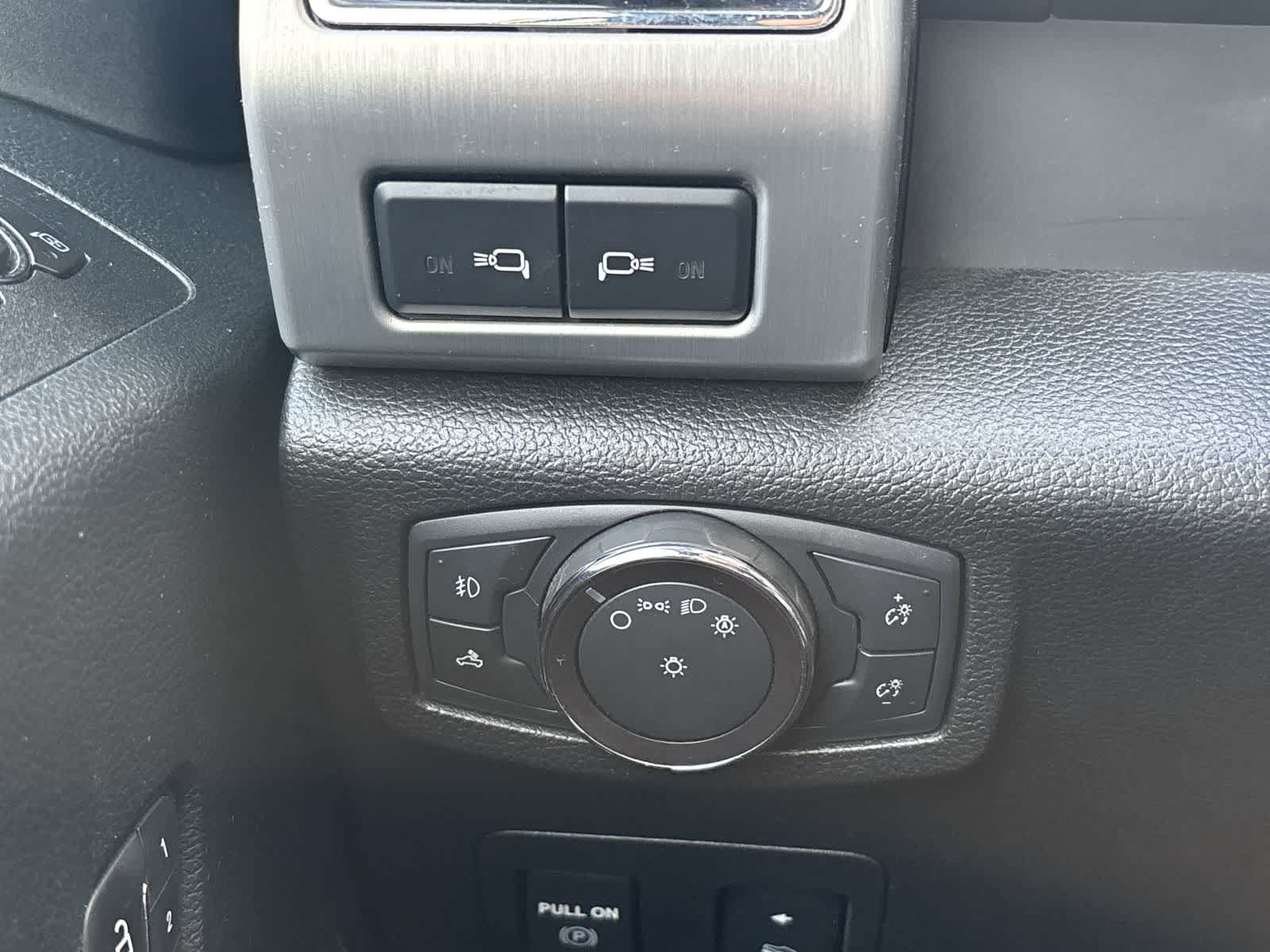 Used 2019 Ford F150 Platinum w/ Equipment Group 701A Luxury AWD/4WD image 12