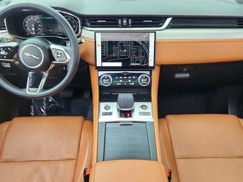 Used 2025 Jaguar F-PACE R-Dynamic S image 19