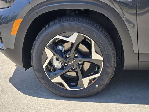 New 2026 Kia Seltos S FWD image 8