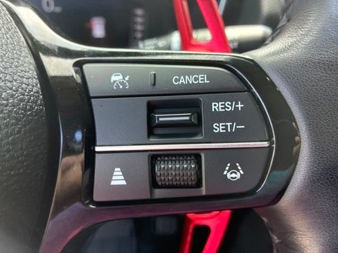 Used 2025 Honda Pilot Elite image 35