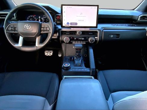 Used 2025 Toyota Tacoma TRD Sport AWD/4WD image 15