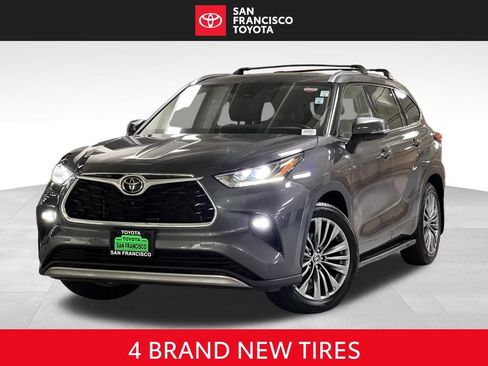 Used 2022 Toyota Highlander Platinum AWD/4WD image 1