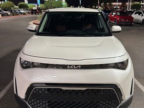 Used 2023 Kia Soul LX w/ LX Technology Package FWD image 1