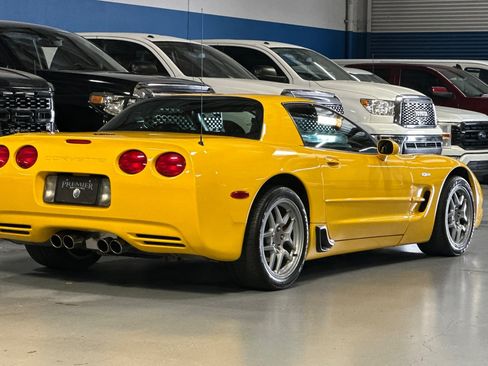 Used 2004 Chevrolet Corvette Z06 w/ Memory Package RWD image 4