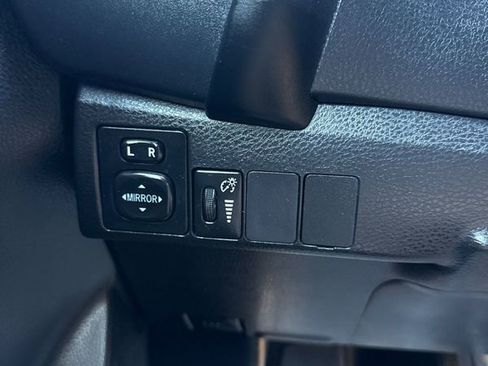 Used 2018 Toyota Corolla SE FWD image 23