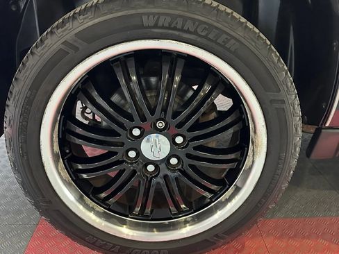 Used 2011 Chevrolet Avalanche LTZ RWD image 29