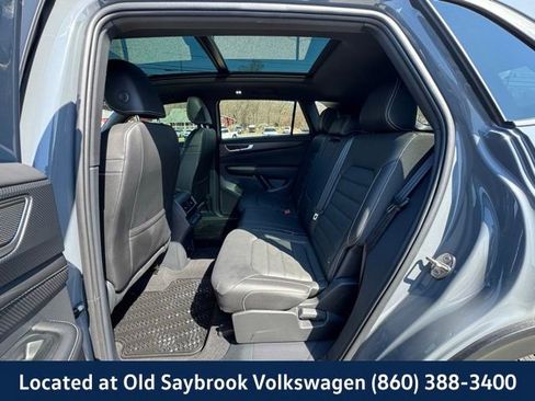 Certified 2025 Volkswagen Atlas Cross Sport SEL R-Line AWD/4WD image 9