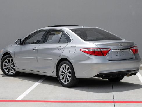 Used 2016 Toyota Camry XLE w/ Moonroof Package FWD image 12