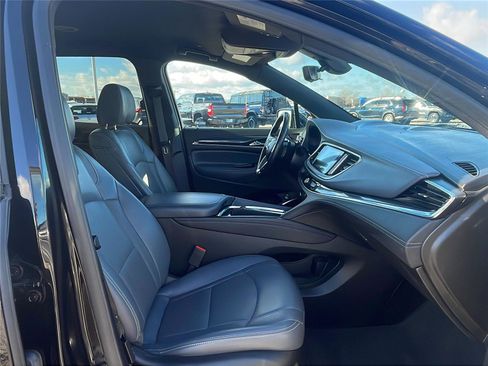 Used 2024 Buick Enclave Premium image 14