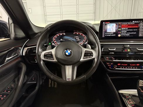Used 2021 BMW M550i xDrive w/ Executive Package AWD/4WD image 49
