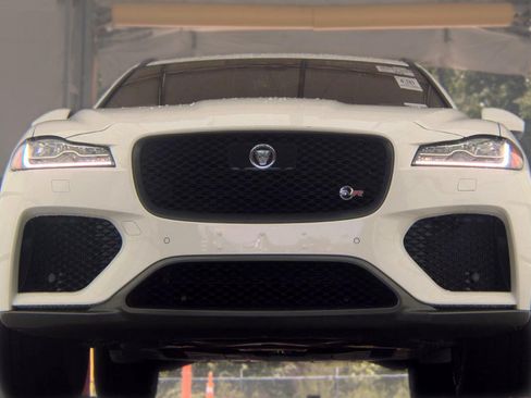 Used 2020 Jaguar F-PACE SVR AWD/4WD image 3