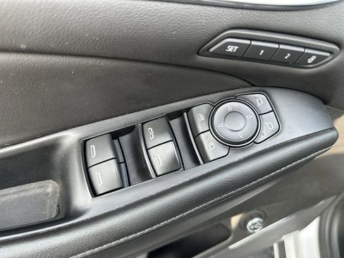 Used 2021 Buick Enclave Avenir image 13