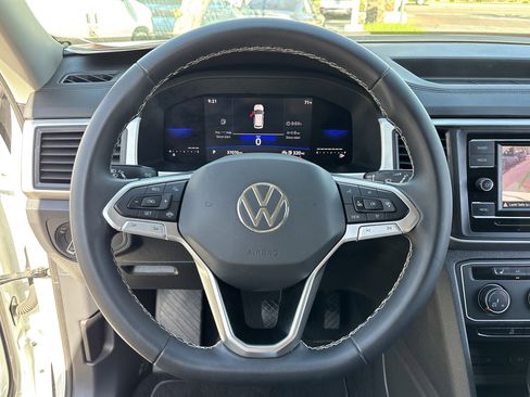 Used 2023 Volkswagen Atlas SE image 25