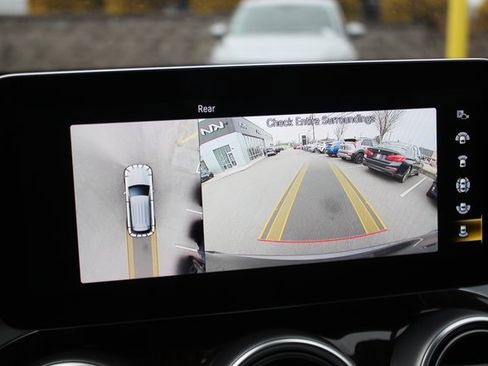 Used 2021 Mercedes-Benz GLC 300 4MATIC image 7