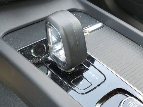 Certified 2023 Volvo XC60 B5 Core w/ Climate Package image 26