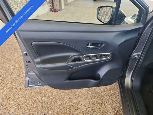 Used 2024 Nissan Versa SR FWD image 9