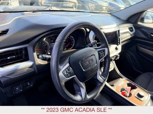 Used 2023 GMC Acadia SLE image 16