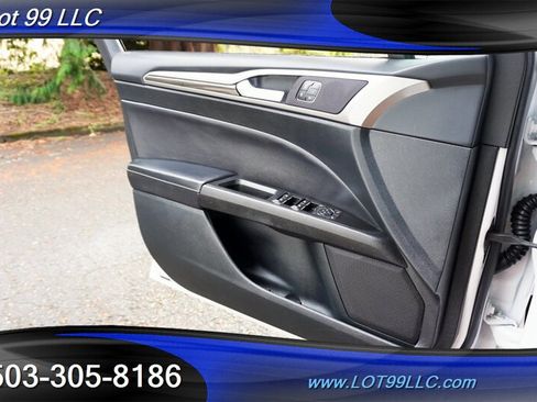Used 2017 Ford Fusion SE w/ Fusion SE Technology Package FWD image 25