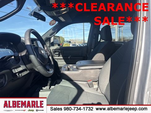 Used 2024 RAM 2500 Tradesman w/ Chrome Appearance Group image 15