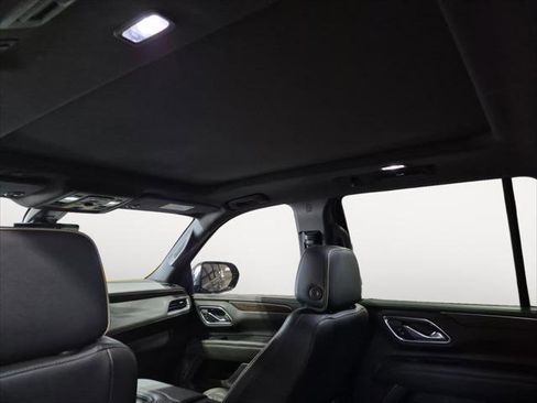 Used 2021 Chevrolet Tahoe Premier w/ Premium Package image 25