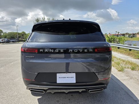 Used 2026 Land Rover Range Rover Sport SE AWD/4WD image 6