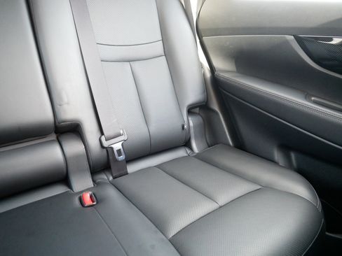 Used 2018 Nissan Rogue SL w/ Premium Package image 14