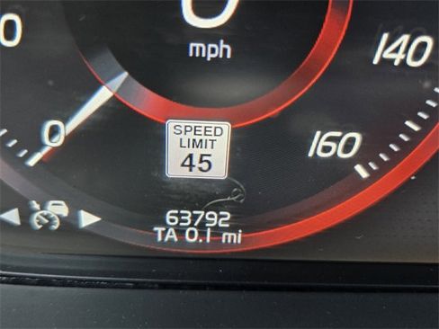 Used 2020 Volvo XC90 T6 Momentum image 28