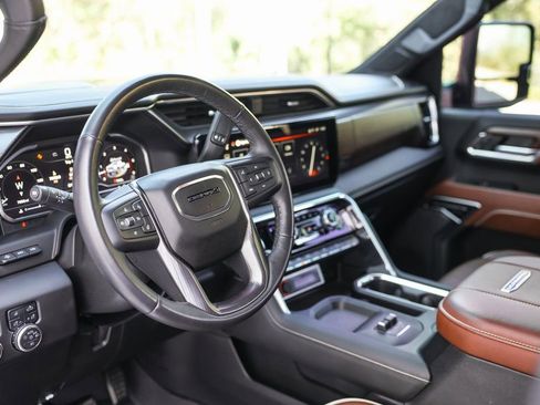 Used 2024 GMC Sierra 3500 Denali Ultimate image 30