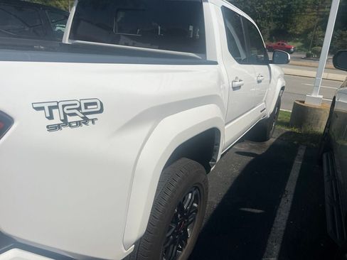 Certified 2026 Toyota Tacoma TRD Sport w/ TRD Sport Upgrade Package AWD/4WD image 9