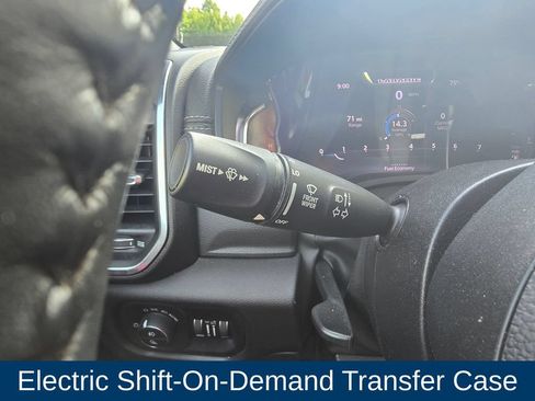 Used 2023 RAM 1500 Laramie AWD/4WD image 33