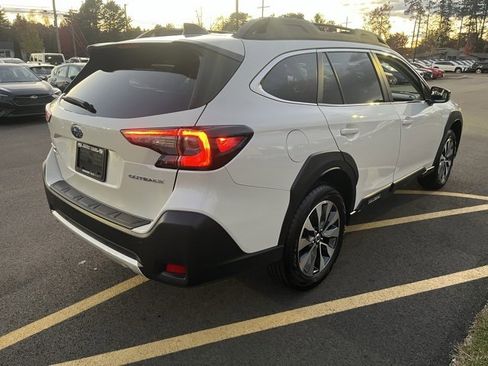 Used 2024 Subaru Outback Limited image 5