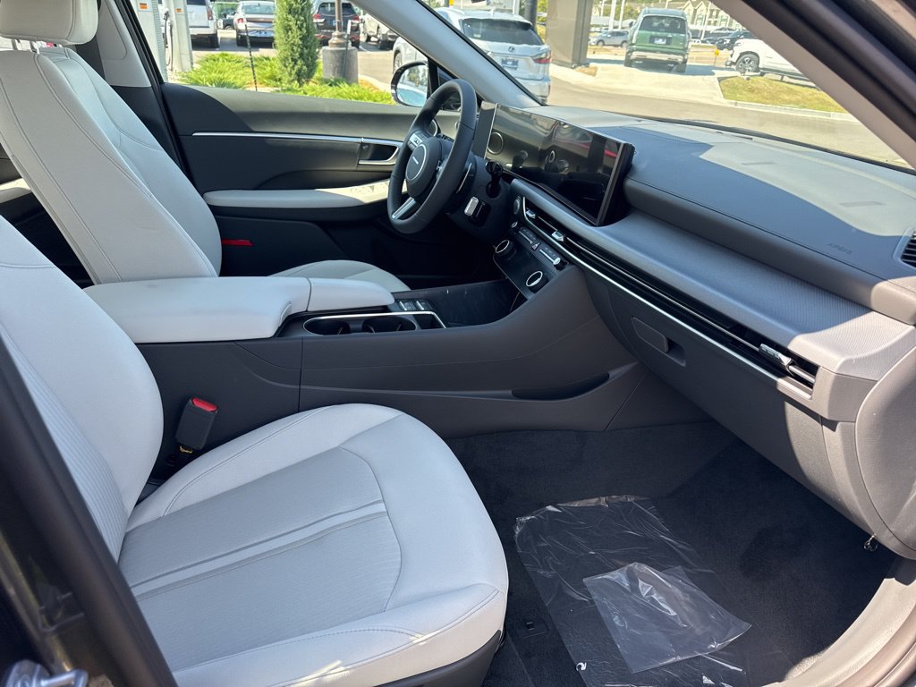 New 2026 Hyundai Sonata SEL FWD image 12