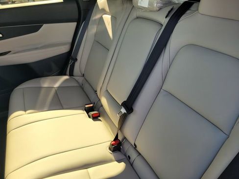 New 2026 Nissan Murano SV image 9