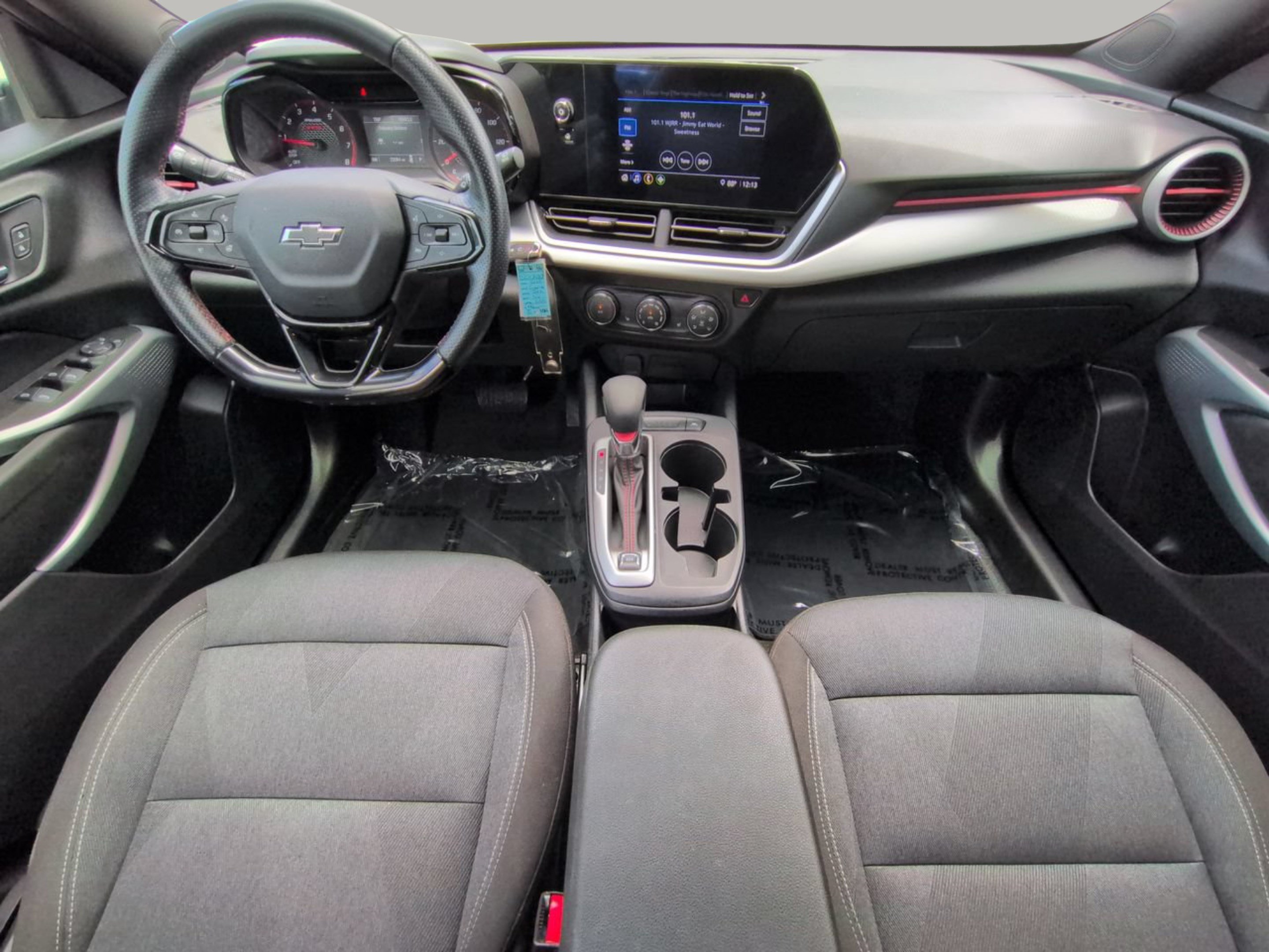 Used 2025 Chevrolet Trax RS w/ Driver Confidence Package FWD image 4