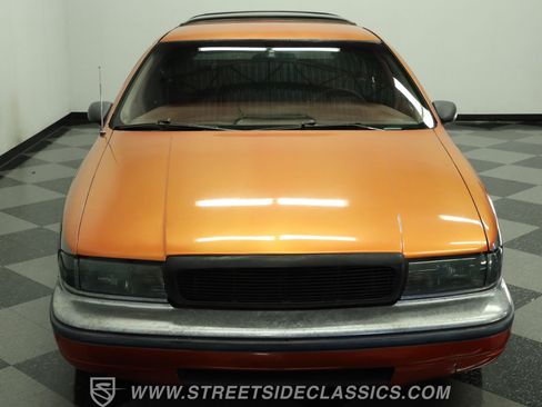 Used 1992 Oldsmobile Custom Cruiser RWD image 16