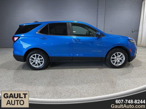 Used 2024 Chevrolet Equinox LT image 2
