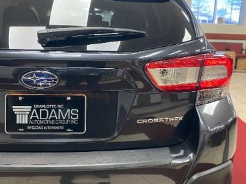 Used 2019 Subaru Crosstrek 2.0i Premium w/ Moonroof Package image 12