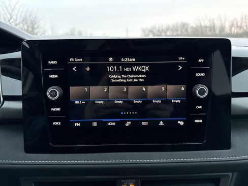 New 2026 Volkswagen Taos SE image 17