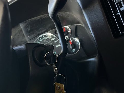 Used 2017 Chevrolet Express 2500 LS image 24