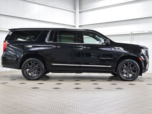 Used 2024 GMC Yukon XL Denali AWD/4WD image 9